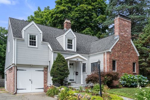 94 Grove St, Medford, MA, 02155-1467 | Card Image