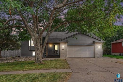 700 N Zelmer Dr, Tea, SD, 57064-2059 | Card Image
