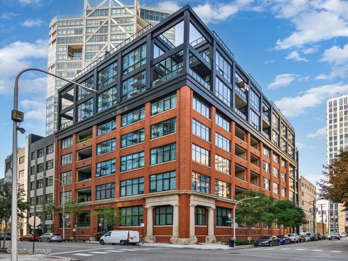 apt-104-676 N Kingsbury St, CHICAGO, IL, 60654-8100 | Card Image