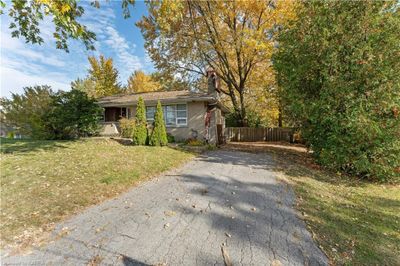 15 Loyalist Ave, House other with 3 bedrooms, 1 bathrooms and 4 parking in Amherstview ON | Image 3