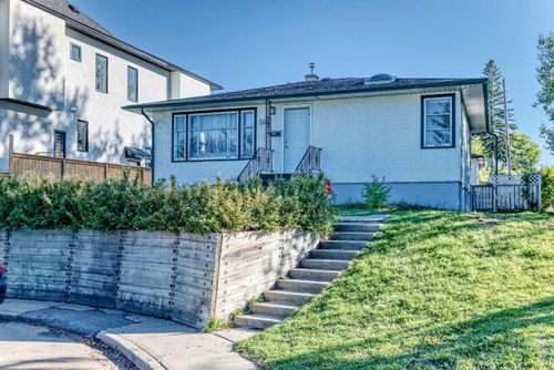 2451 29 Ave Sw, Calgary, AB, T2T1P1 | Card Image