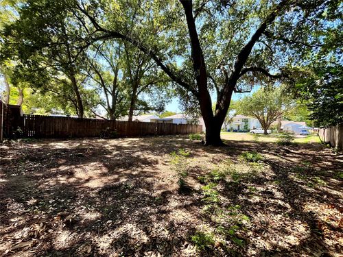 225 Sunset Ln, Fort Worth, TX, 76114-4326 | Card Image