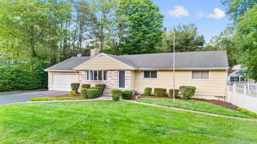 7 Lorma Ave, Trumbull, CT, 06611-2917 | Card Image
