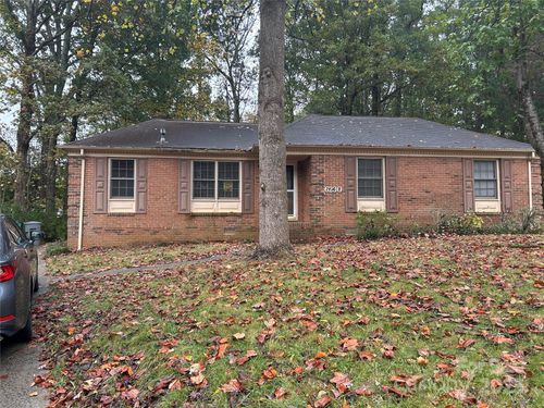 6230 Cross Creek Ln, Charlotte, NC, 28212-2907 | Card Image