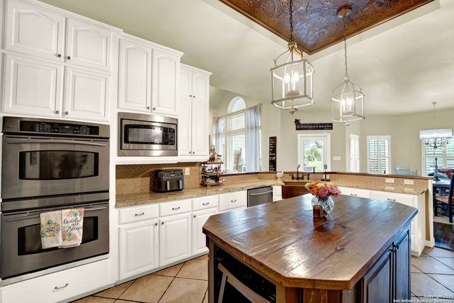 1409 Woodland Ct, House other with 4 bedrooms, 4 bathrooms and null parking in Hondo TX | Image 20