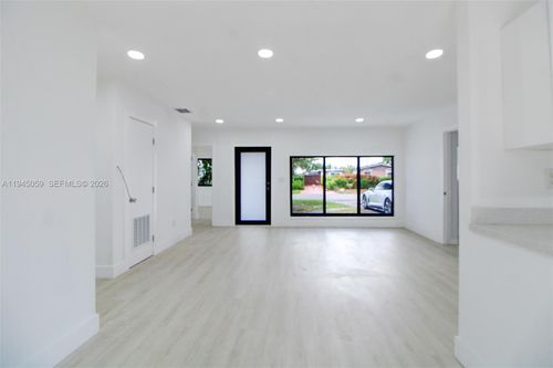 1640 Nw 27th Ave, Fort Lauderdale, FL, 33311-4430 | Card Image