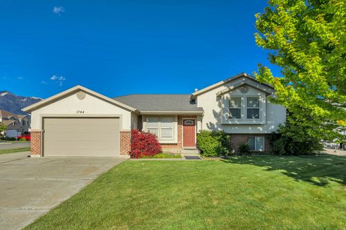 1764 300, North Ogden, UT, 84414-7315 | Card Image