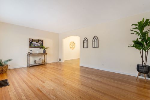 1927 Warren St, Evanston, IL, 60202-1949 | Card Image