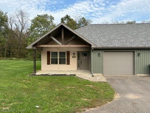 2709 Barnhill Rd, New Philadelphia, OH, 44663-8873 | Card Image