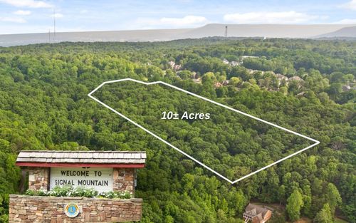 10 Majestic Oaks Dr, Signal Mountain, TN, 37377 | Card Image