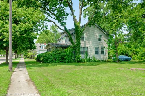 133 Angola St, Belleville, MI, 48111-2739 | Card Image