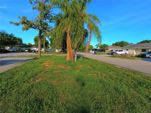 3581 Laurette Ln, Lake Worth, FL, 33461-3444 | Card Image