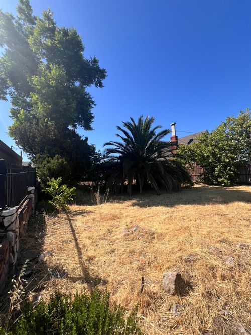 2837 Del Paso Blvd, Sacramento, CA, 95815-2317 | Card Image