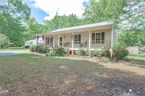424 N James St, Ashland, VA, 23005-1227 | Card Image