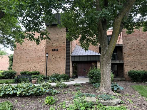 1818 E Shorewood Blvd, Shorewood, WI, 53211-2561 | Card Image