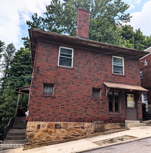 1912 12th St, Altoona, PA, 16601-3081 | Card Image