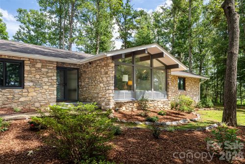 24 Amherst Rd, Asheville, NC, 28803-3008 | Card Image