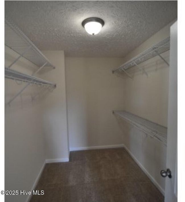Large walk-in | Image 18