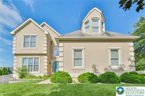 1902 Grouse Ct, Forks Twp, PA, 18040-8411 | Card Image