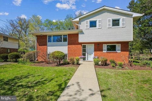 2 Lorre Ct, ROCKVILLE, MD, 20852-4103 | Card Image