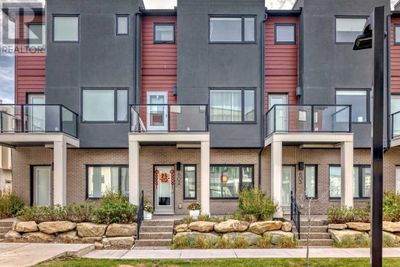 218 Sherwood Sq Nw, Townhouse with 3 bedrooms, 3 bathrooms and 2 parking in Calgary AB | Image 1