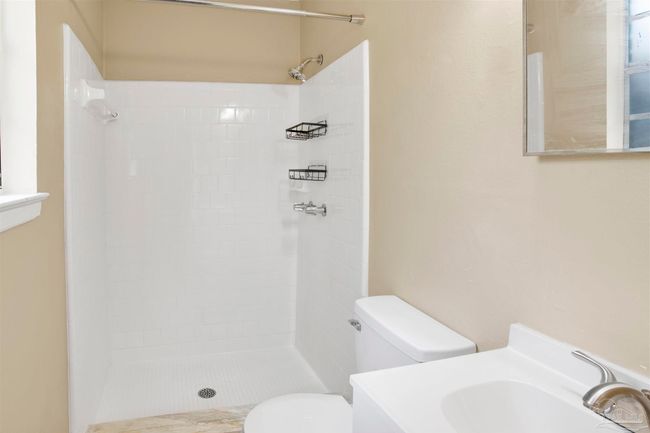 913 Bartow Ave, House other with 4 bedrooms, 2 bathrooms and null parking in PENSACOLA FL | Image 9