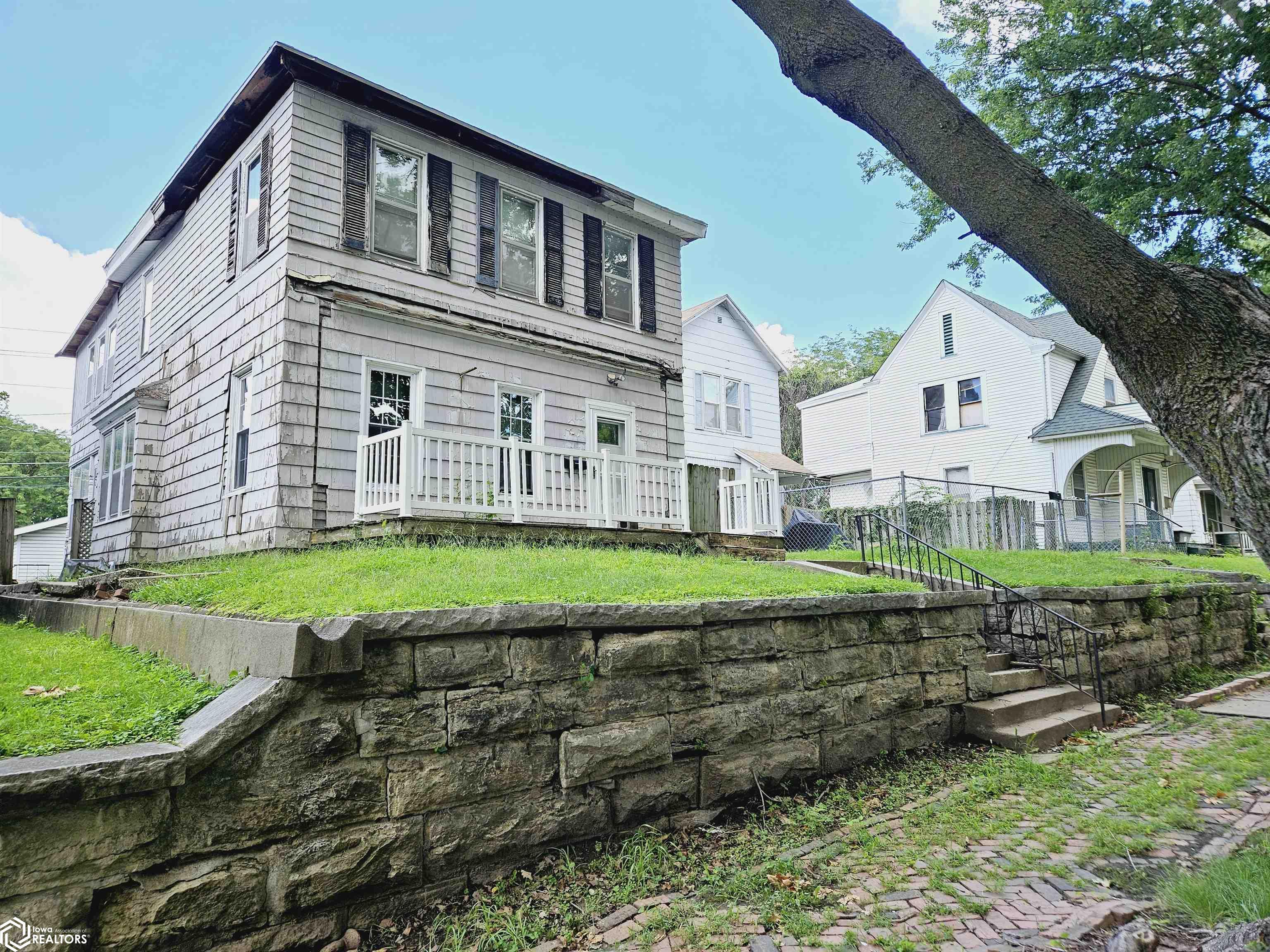 7th St, Burlington, IA 52601