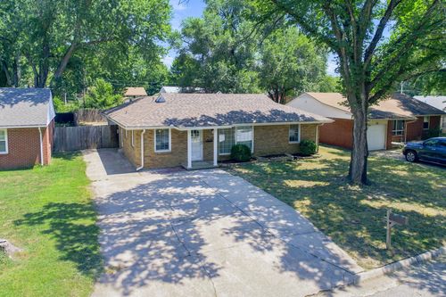 1214 N Westview Dr, Derby, KS, 67037 | Card Image