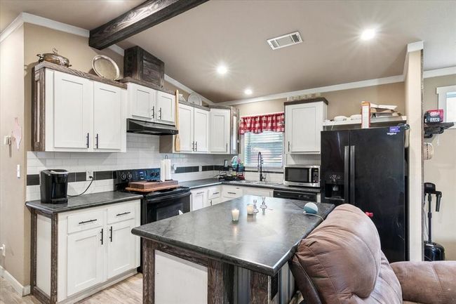 13271 Mustang Trl, House other with 2 bedrooms, 1 bathrooms and null parking in Hamshire TX | Image 11
