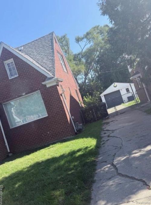 18436 Beland St, Detroit, MI, 48234-3840 | Card Image
