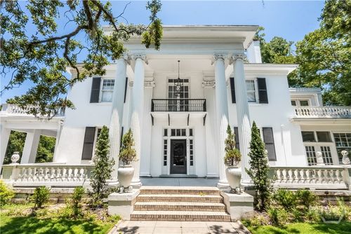 602 E Victory Dr, Savannah, GA, 31405-2317 | Card Image