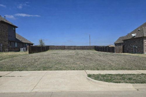 417 Berkshire Ln, Sherman, TX, 75092-7083 | Card Image