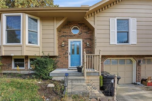 16821 Blaine Ave, Belton, MO, 64012-5305 | Card Image