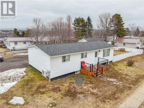 7 Mclaren Cres, Nackawic, NB, E6G1C6 | Card Image