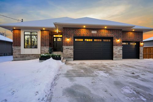 2598 Emerson St, Strathroy-Caradoc, ON, N0L1W0 | Card Image