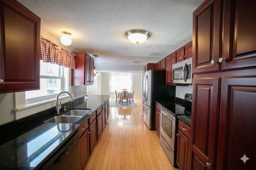 18 Maple St, North Berwick, ME, 03906-6548 | Card Image