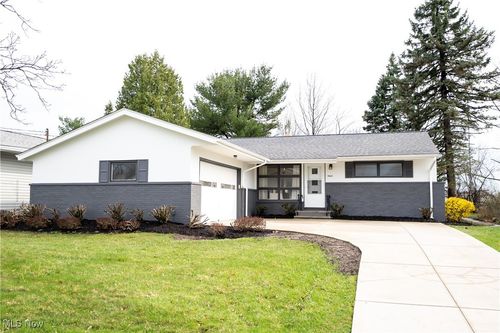 20604 Alameda Pkwy, Highland Hills, OH, 44128-2806 | Card Image