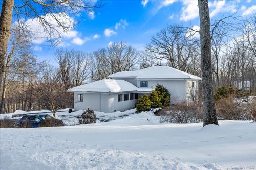 10 Rustling Ln, Bedford, NY, 10506-1815 | Card Image