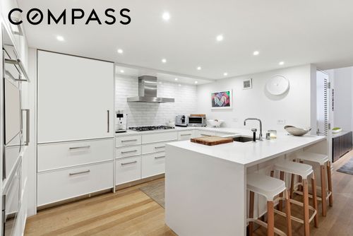 221-421 Hudson St, New York, NY, 10014-3648 | Card Image