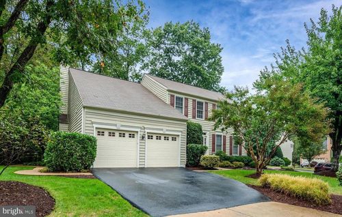13100 Rockpointe Ct, Clifton, VA, 20124-0961 | Card Image