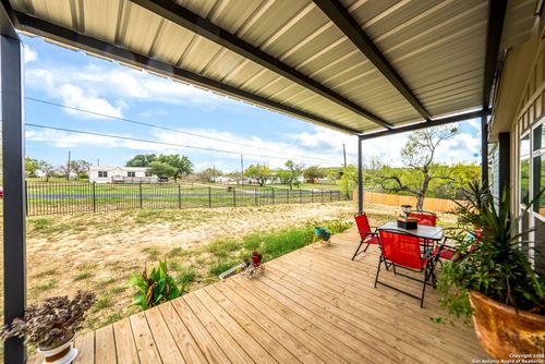 192 County Road 5635, Castroville, TX, 78009-1935 | Card Image