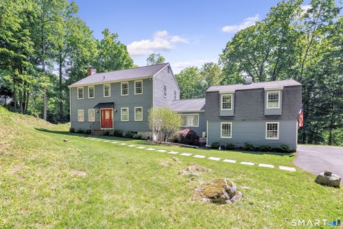 37 Lamppost Dr, Redding, CT, 06896-1121 | Card Image