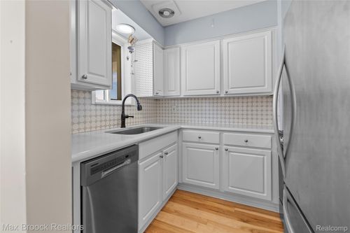 apt-15-26902 Sandy Hill Ct, New Hudson, MI, 48165-9603 | Card Image