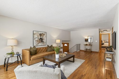 16609 Galaxie Way, Rosemount, MN, 55068-1942 | Card Image