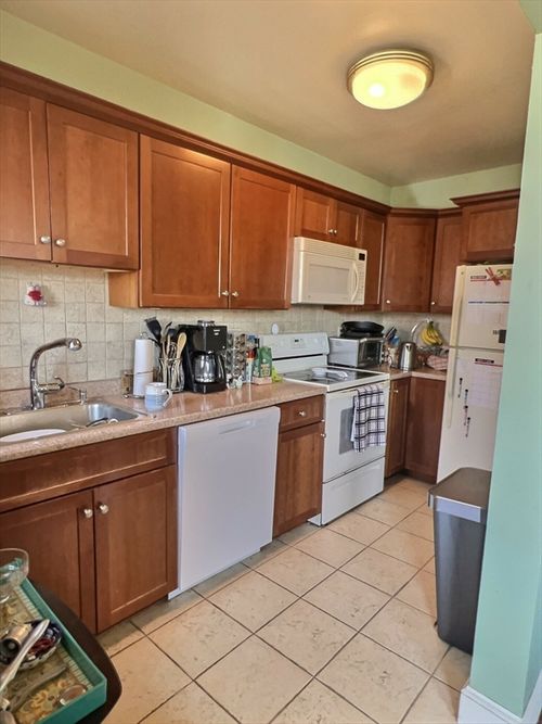 apt-1r-25 Garrison Rd, Brookline, MA, 02445-4428 | Card Image
