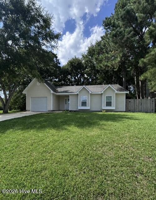 101 Cottonwood Ct, Jacksonville, NC, 28546-4554 | Card Image