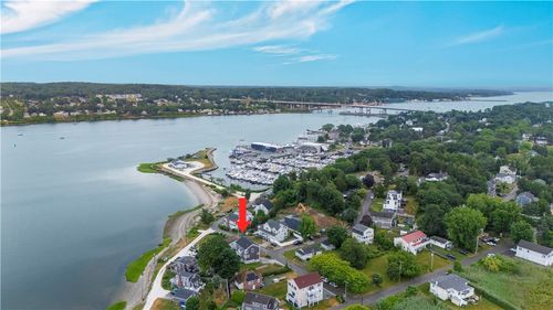 18 N Water St, Portsmouth, RI, 02871-6011 | Card Image