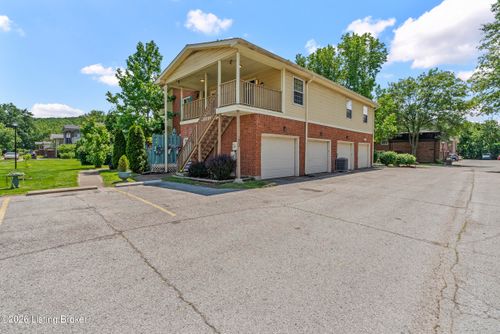 3008 Treeview Ct, Louisville, KY, 40214-3902 | Card Image