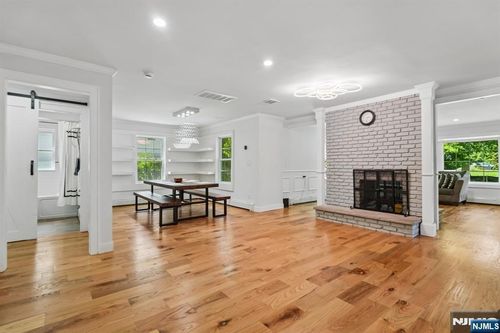 72 Sparrowbush Rd, Upper Saddle River, NJ, 07458-1417 | Card Image