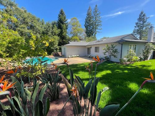 50 Los Altos Ave, Los Altos, CA, 94022-2122 | Card Image